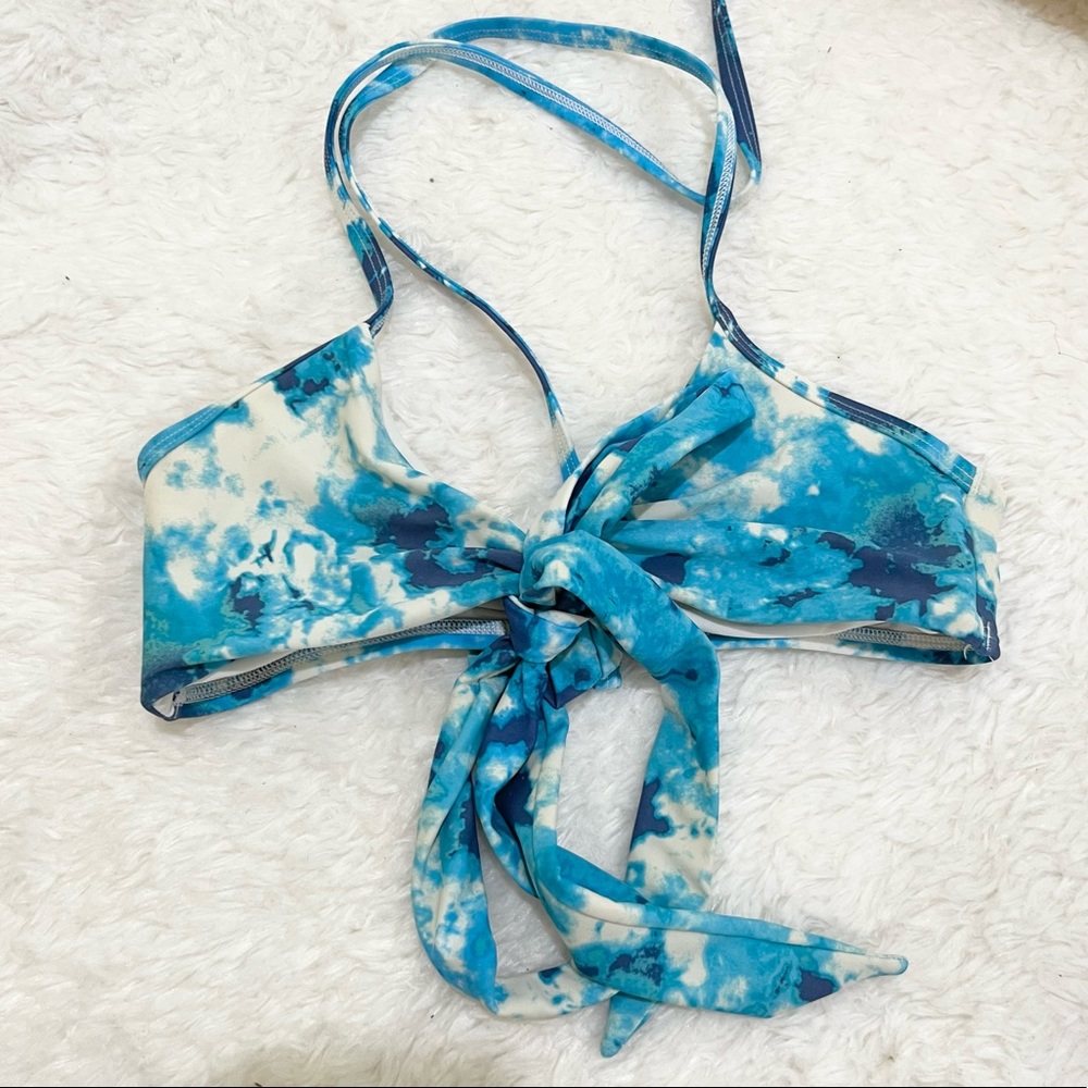 5 for $25! Aerie Blue Tie Dye Front Tie Halter Bikini Top Blue Small